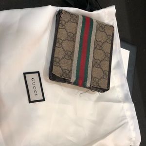 Authentic vintage Gucci canvas bifold wallet